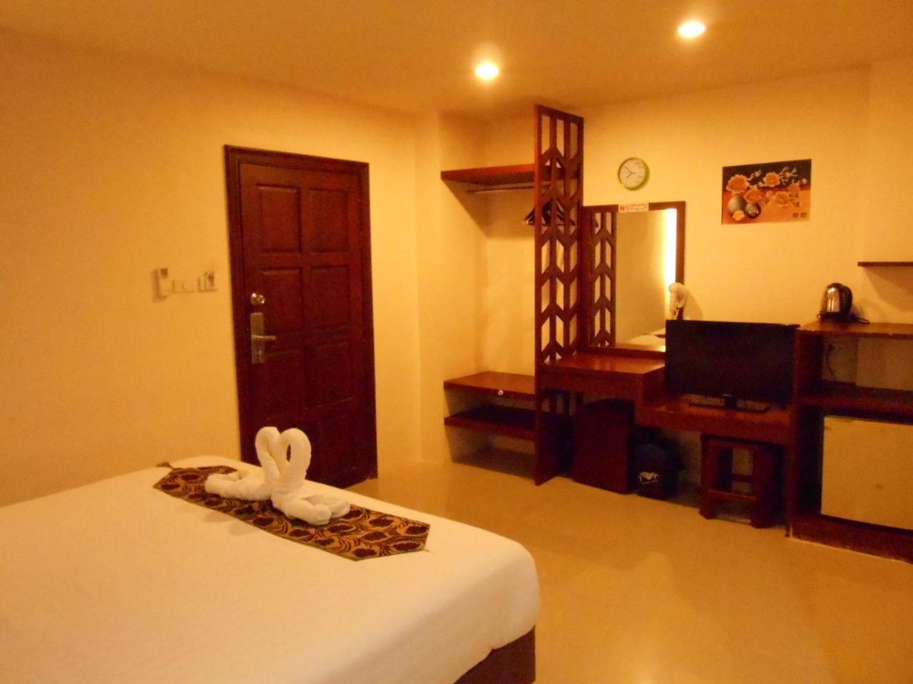 Hotel 7 Sky Residency à Patong Extérieur photo