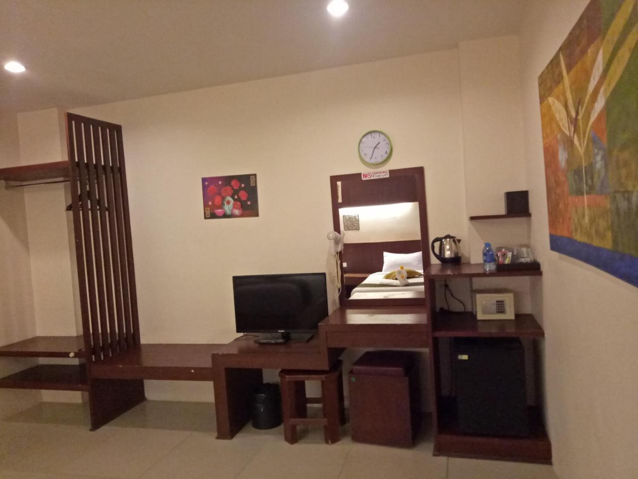 Hotel 7 Sky Residency à Patong Extérieur photo