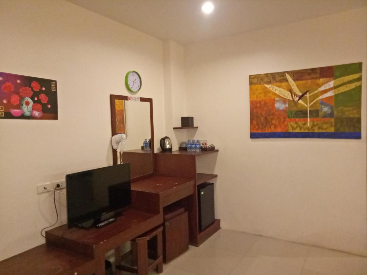 Hotel 7 Sky Residency à Patong Extérieur photo
